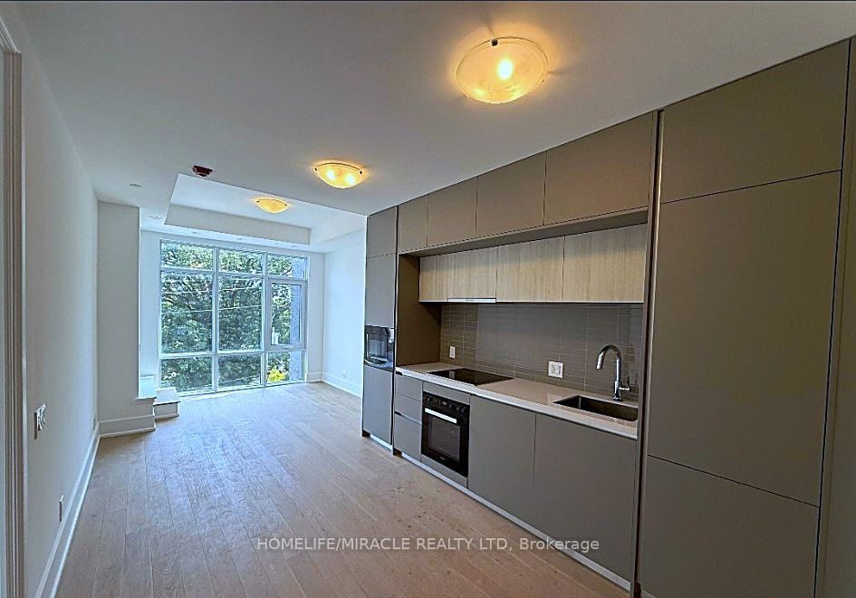 800 Broadview Avenue 404 Property Photo 6