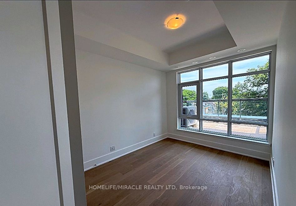 800 Broadview Avenue 404 Property Photo 12