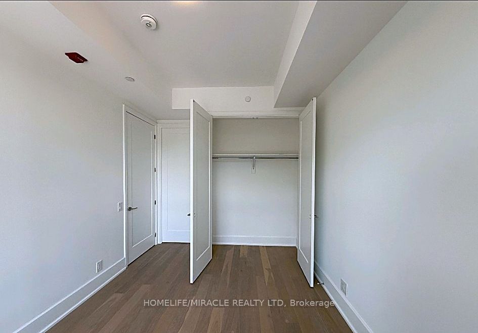 800 Broadview Avenue 404 Property Photo 14