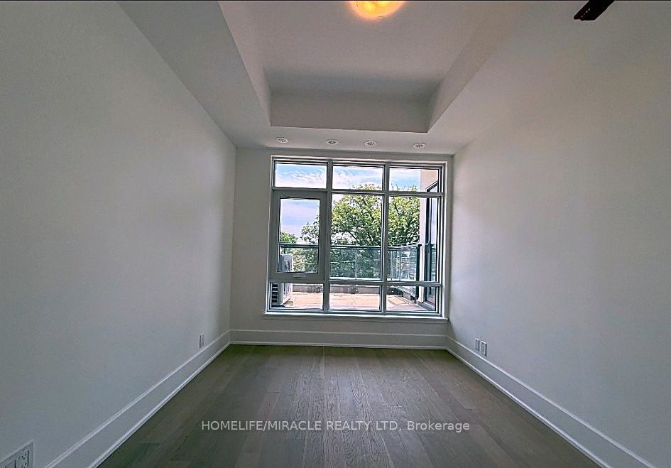 800 Broadview Avenue 404 Property Photo 15