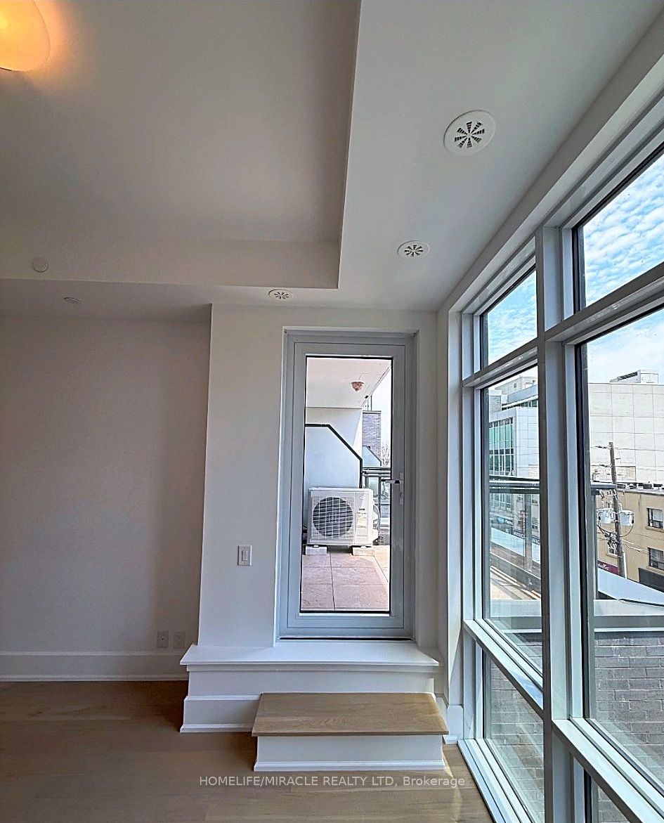 800 Broadview Avenue 404 Property Photo 19