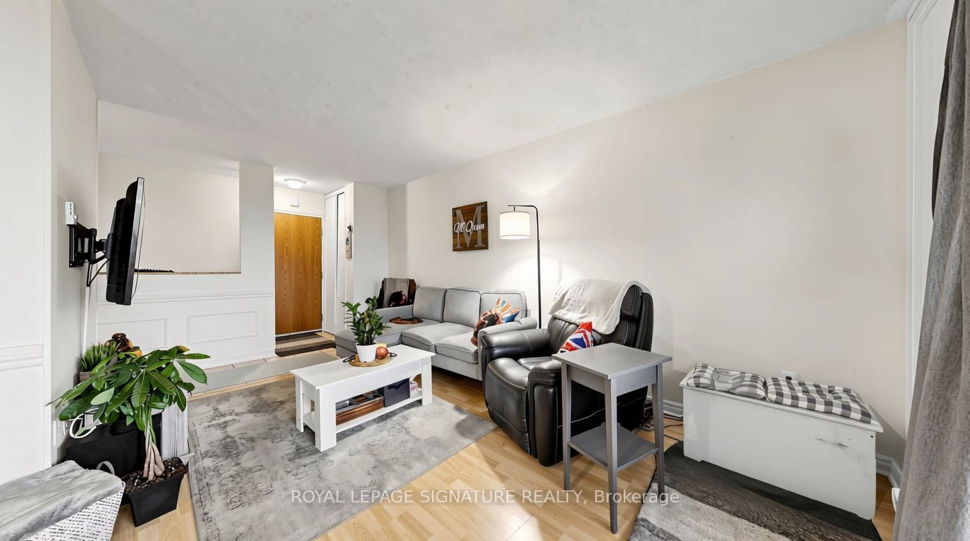 454 Centre Street S 402 Property Photo 5
