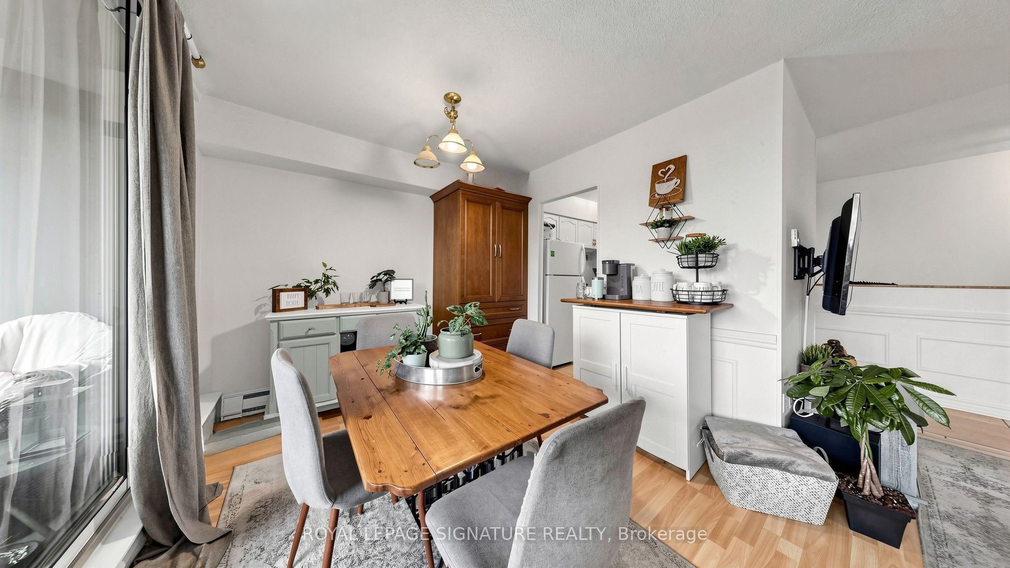 454 Centre Street S 402 Property Photo 8