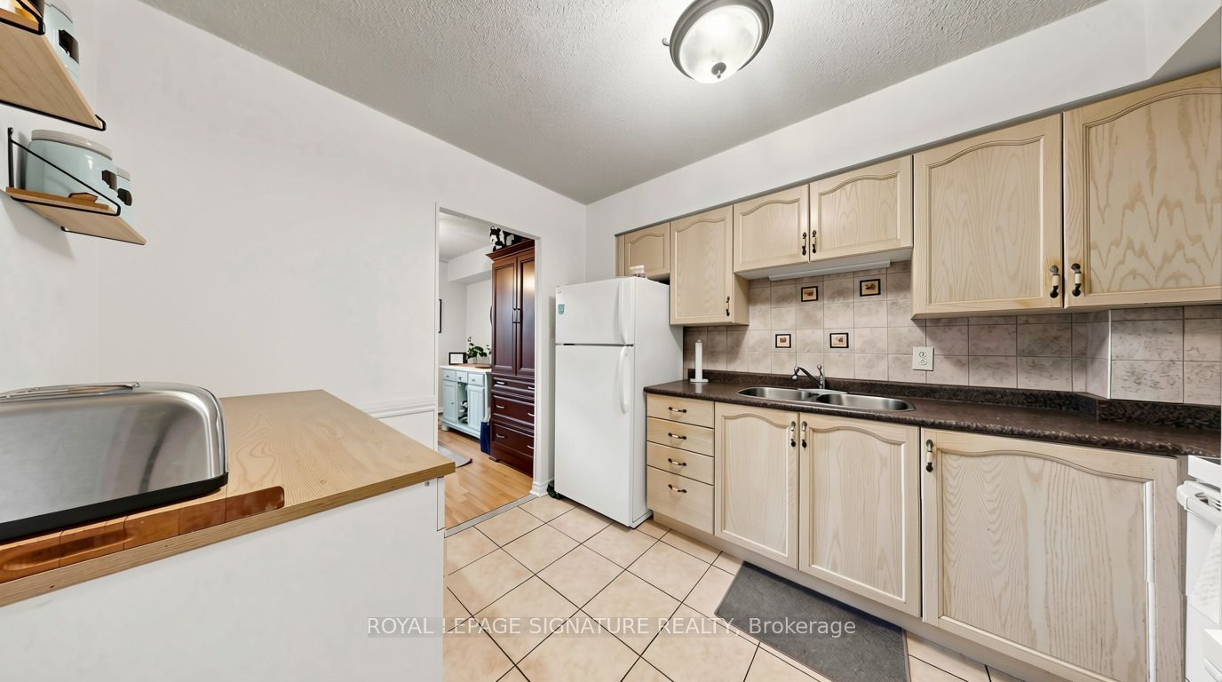 454 Centre Street S 402 Property Photo 11