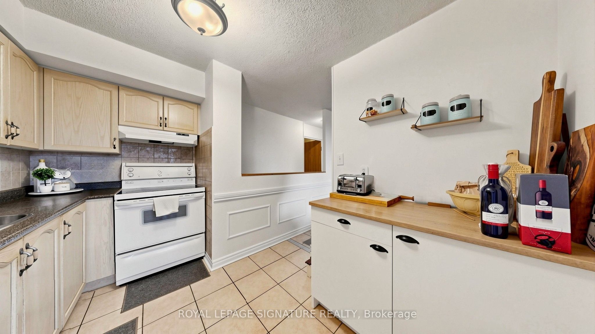 454 Centre Street S 402 Property Photo 12