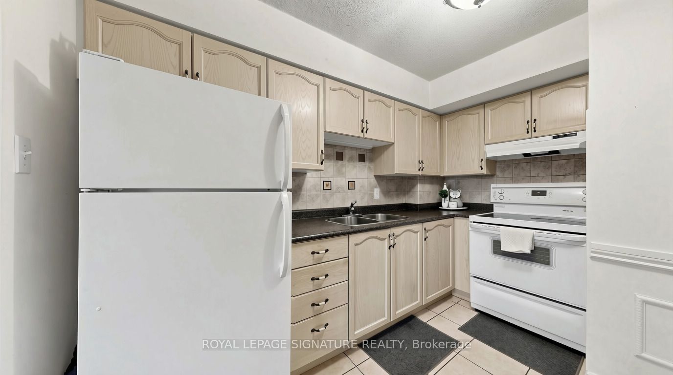 454 Centre Street S 402 Property Photo 13