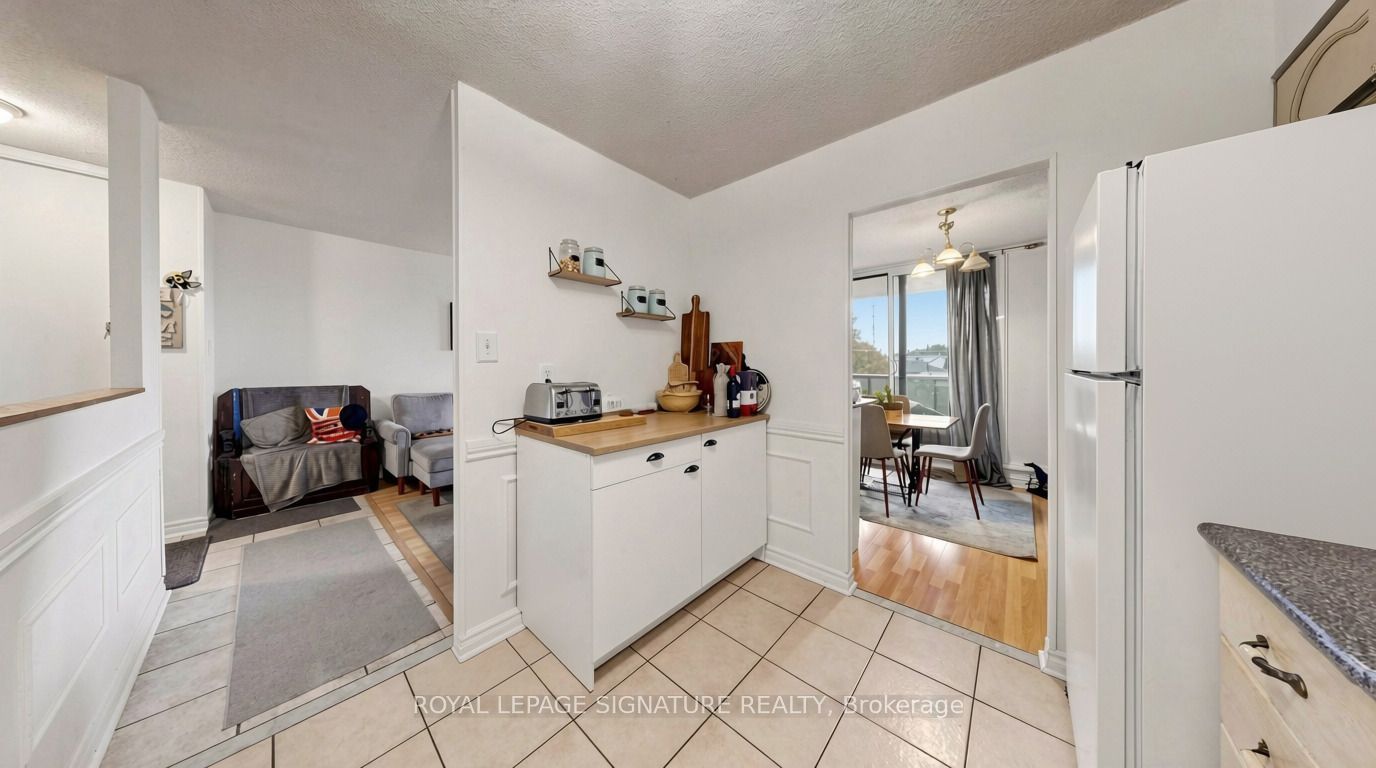 454 Centre Street S 402 Property Photo 14