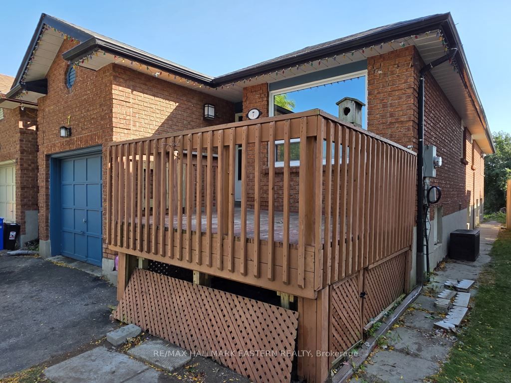 7 Turnberry Crescent Property Photo 1