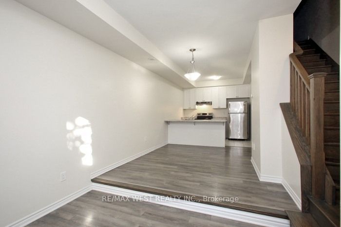 15 Heron Park Place 12 Property Photo 3