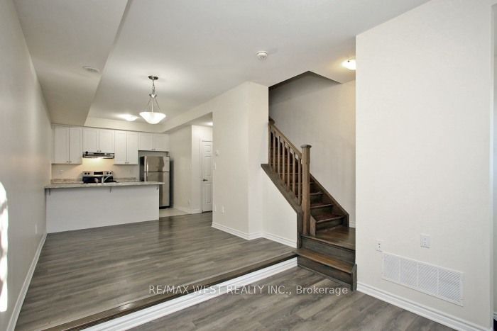 15 Heron Park Place 12 Property Photo 4