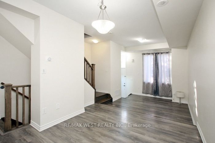 15 Heron Park Place 12 Property Photo 8