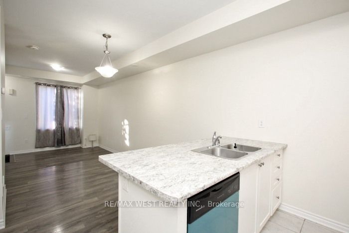 15 Heron Park Place 12 Property Photo 14