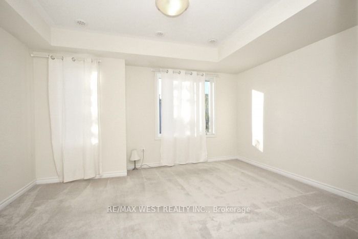 15 Heron Park Place 12 Property Photo 15