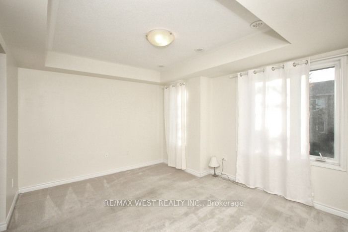 15 Heron Park Place 12 Property Photo 16