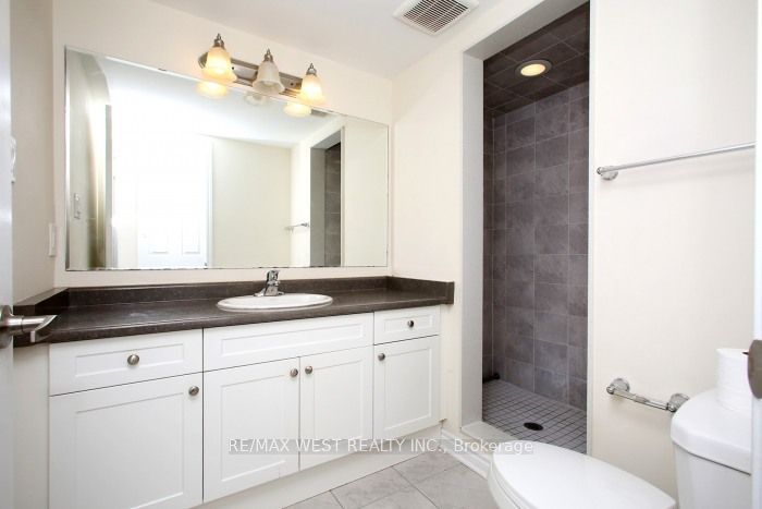 15 Heron Park Place 12 Property Photo 17