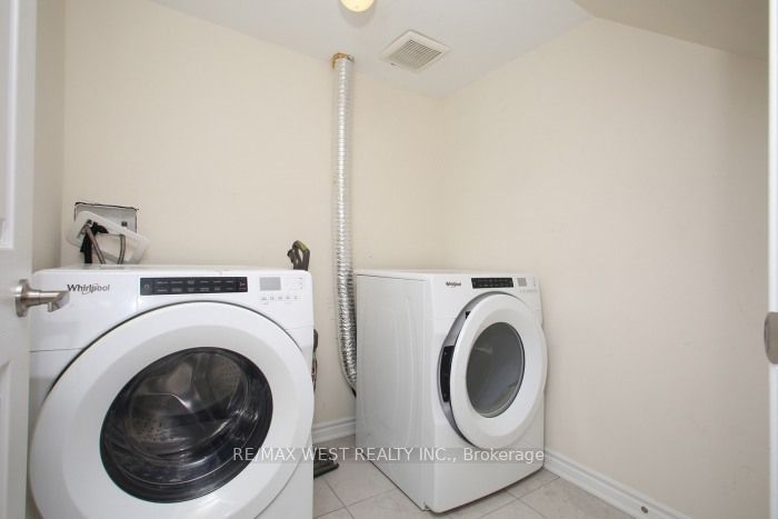 15 Heron Park Place 12 Property Photo 25