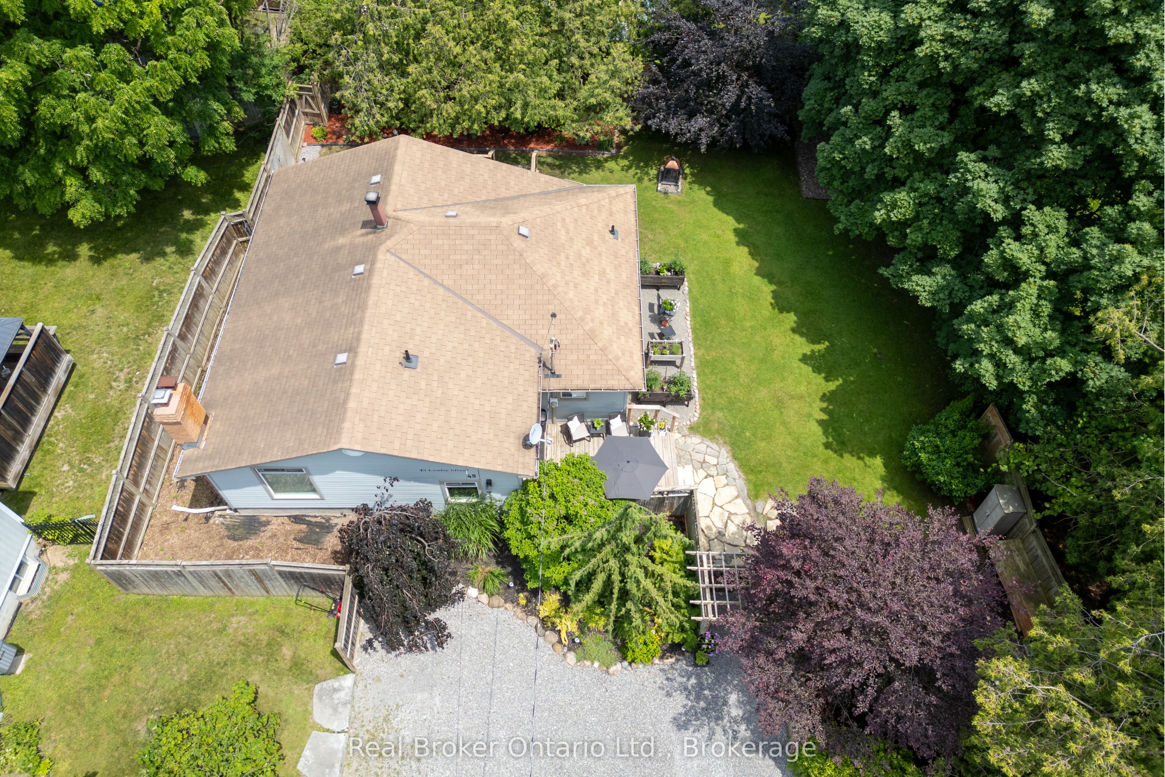 45 Centre Street Property Photo 6