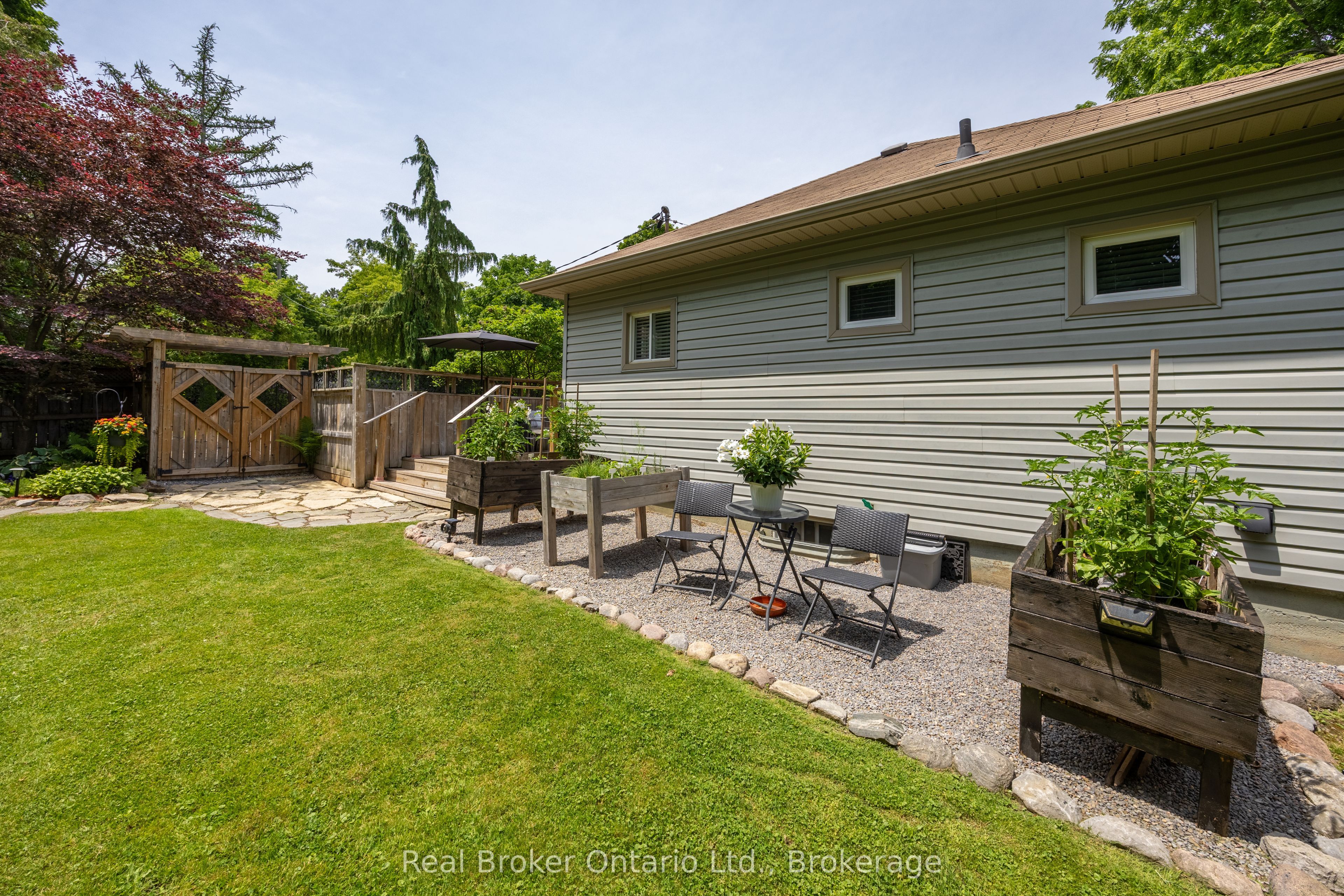45 Centre Street Property Photo 45
