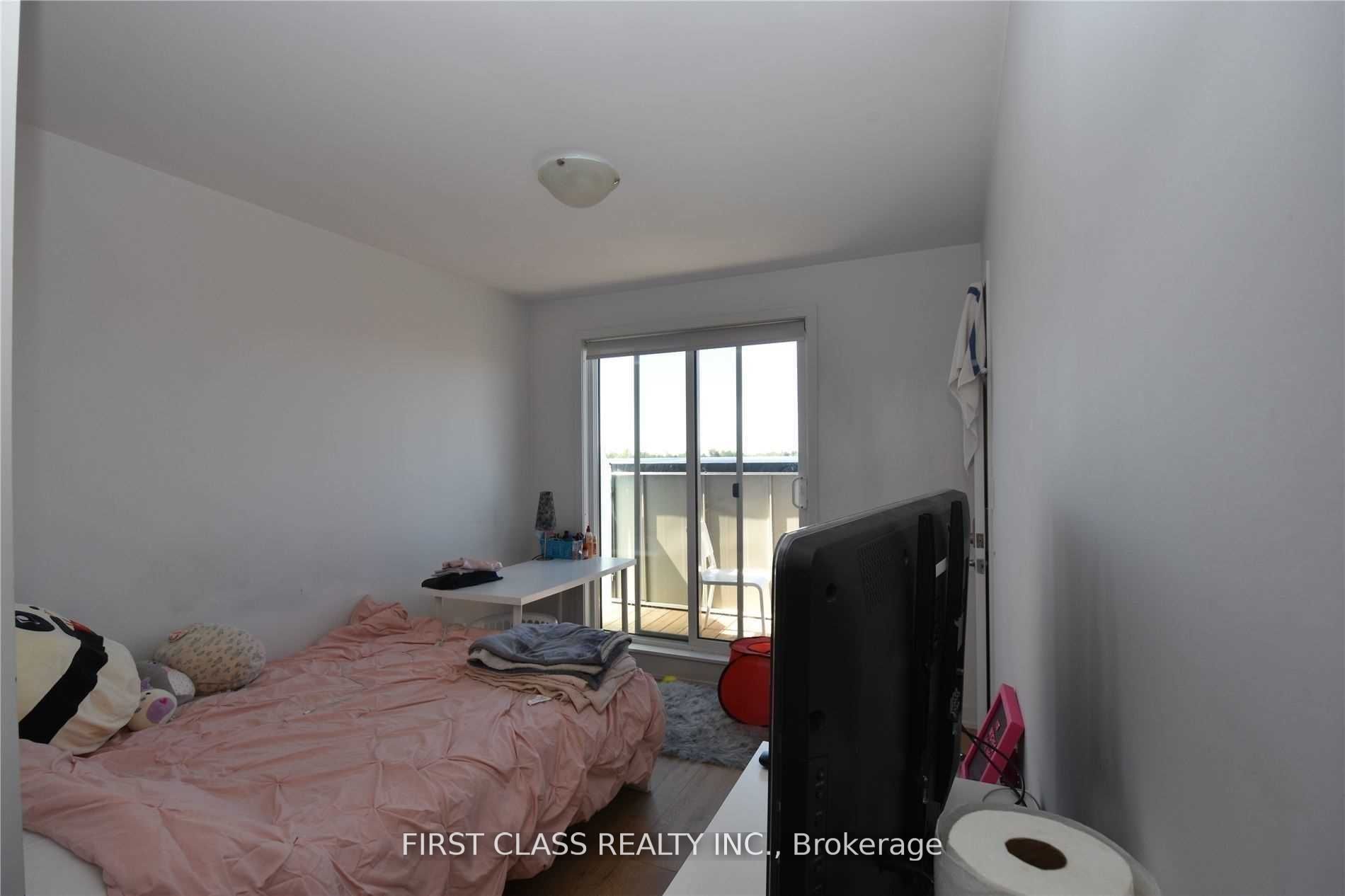 1760 Simcoe Street N 88-2 Property Photo 4