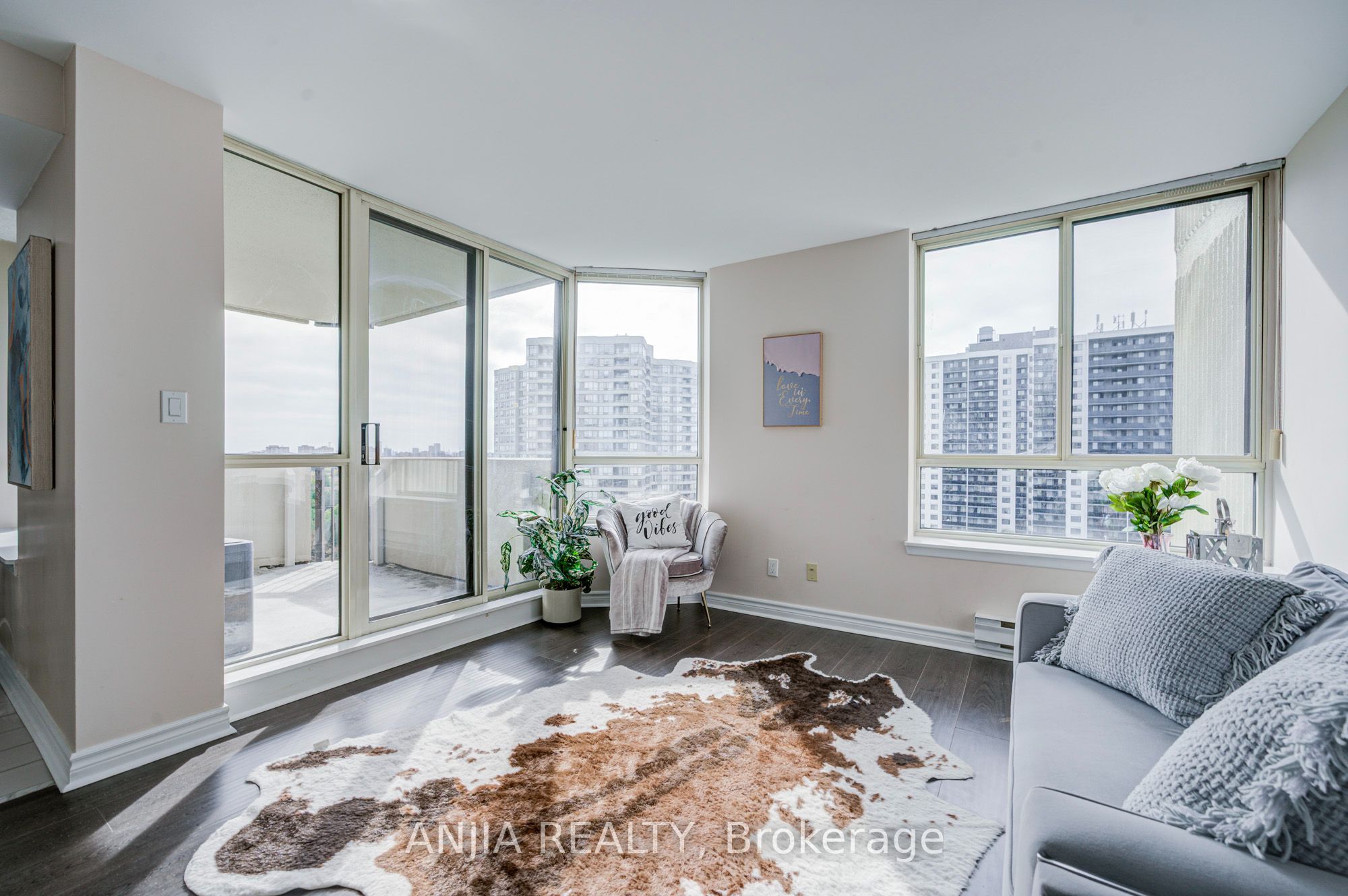 275 Bamburgh Circle 1107 Property Photo 15