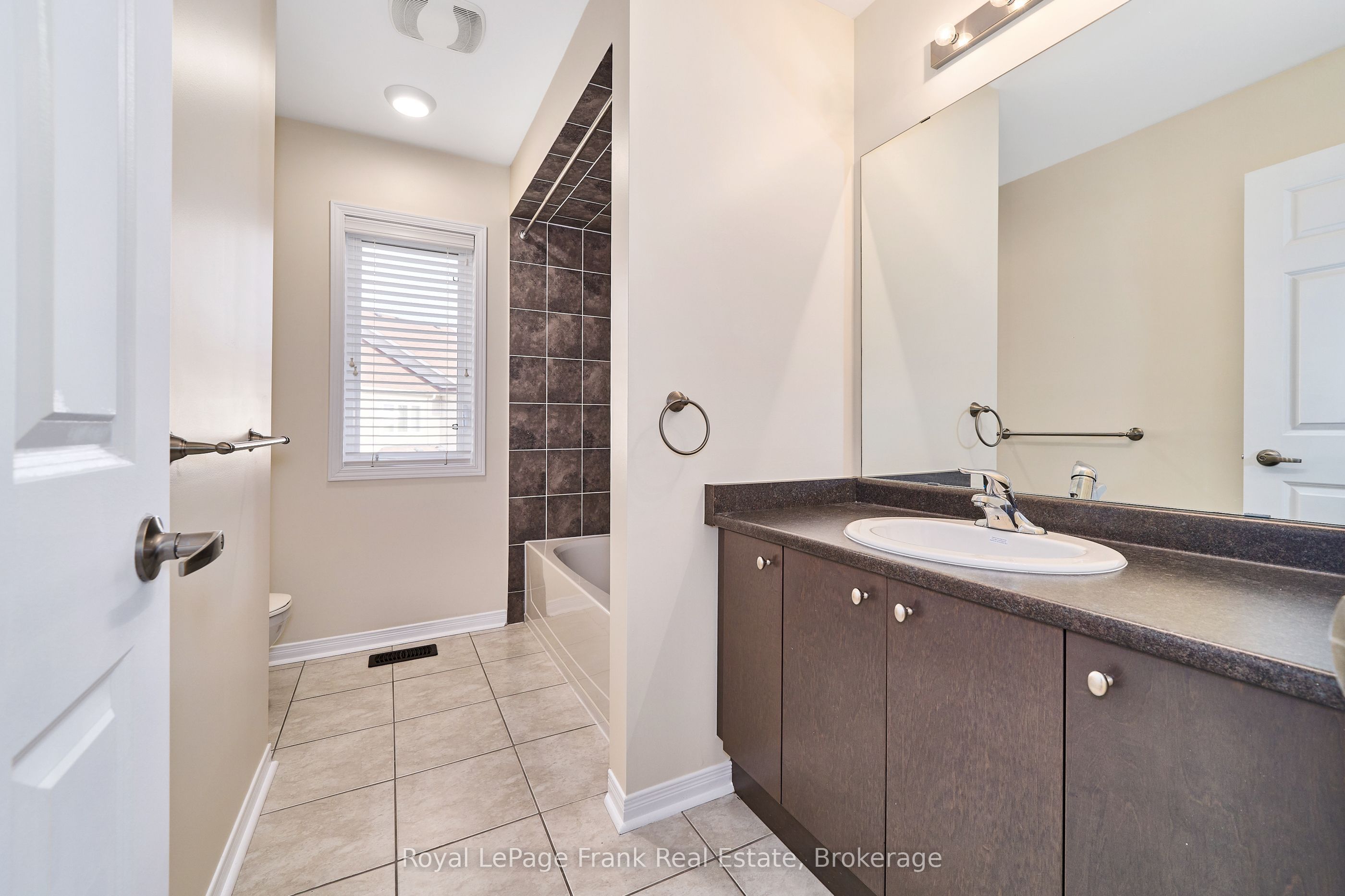 23 Southshore Street Property Photo 31