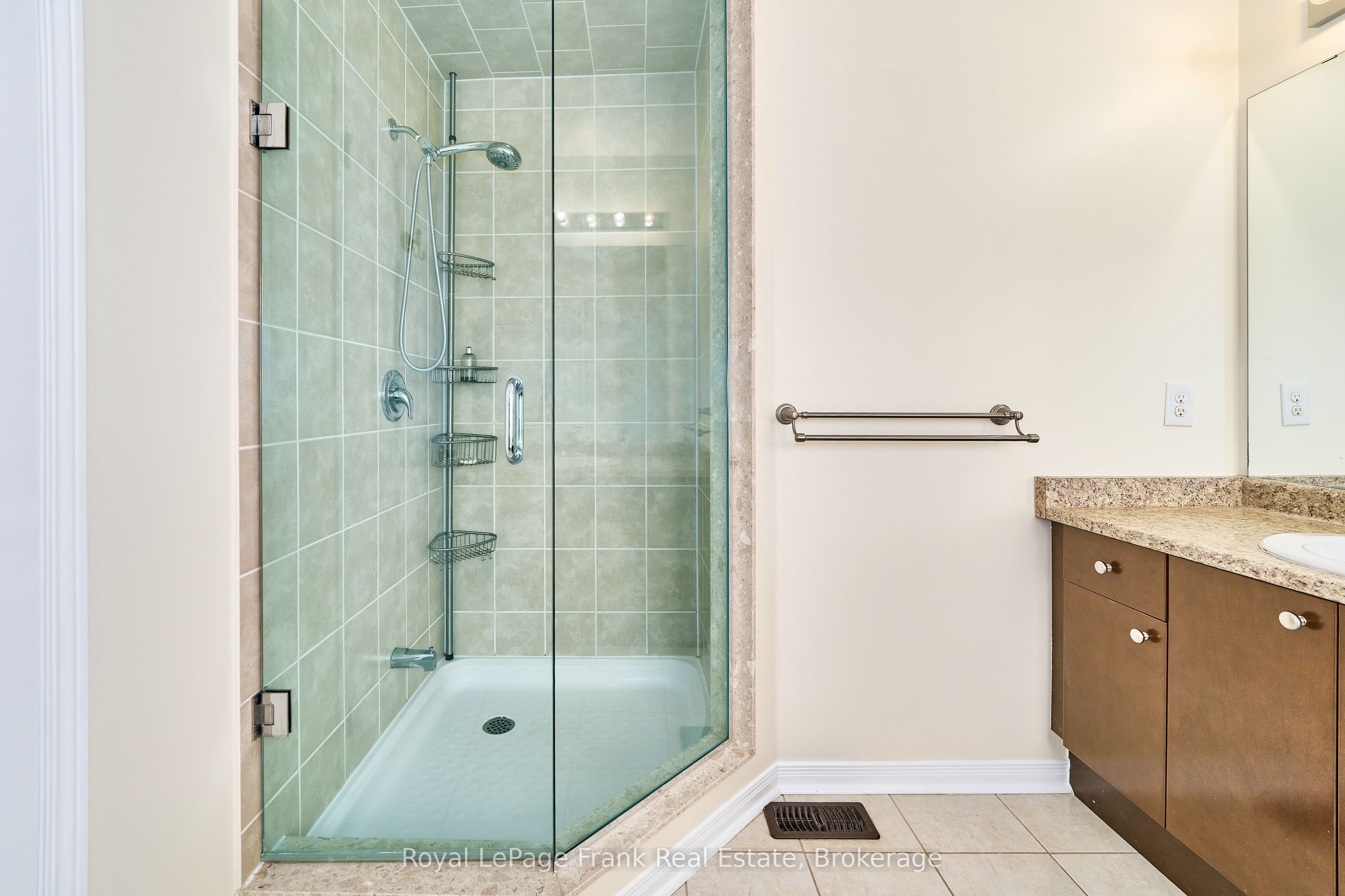23 Southshore Street Property Photo 37