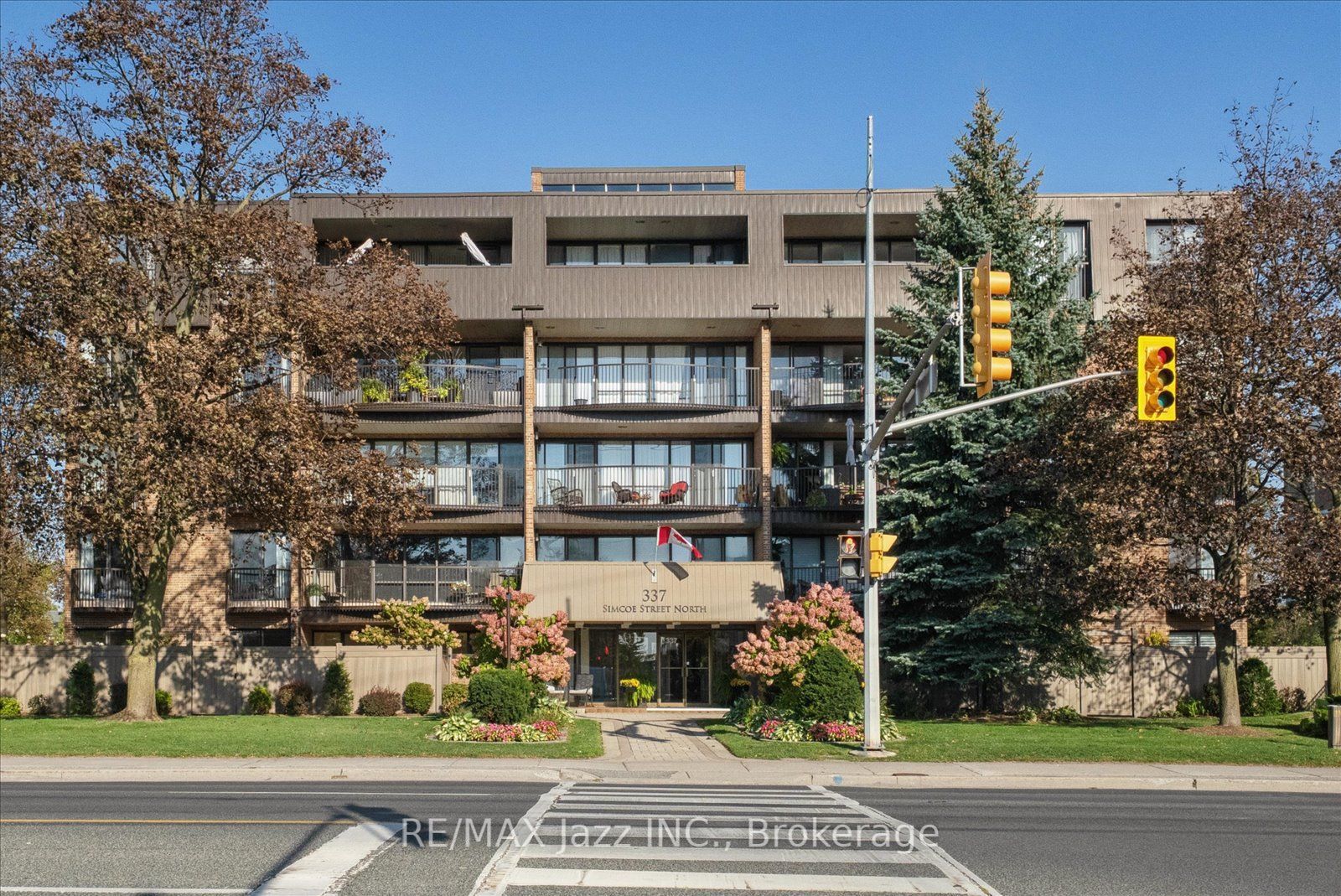 337 Simcoe Street N 405 Property Photo 1