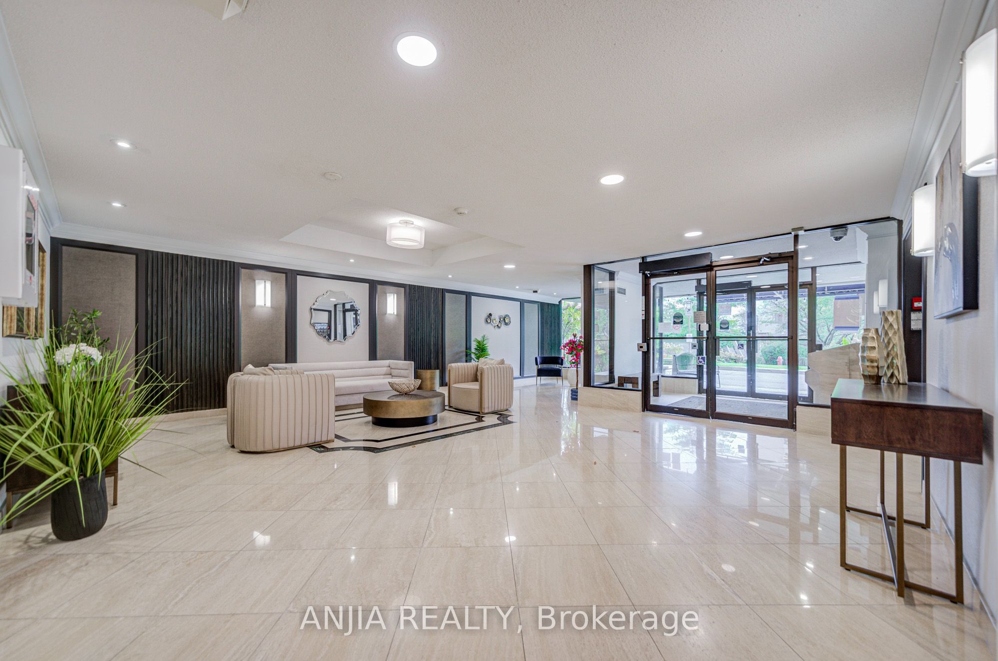 -275 Bamburgh Circle 1107 Property Photo 3
