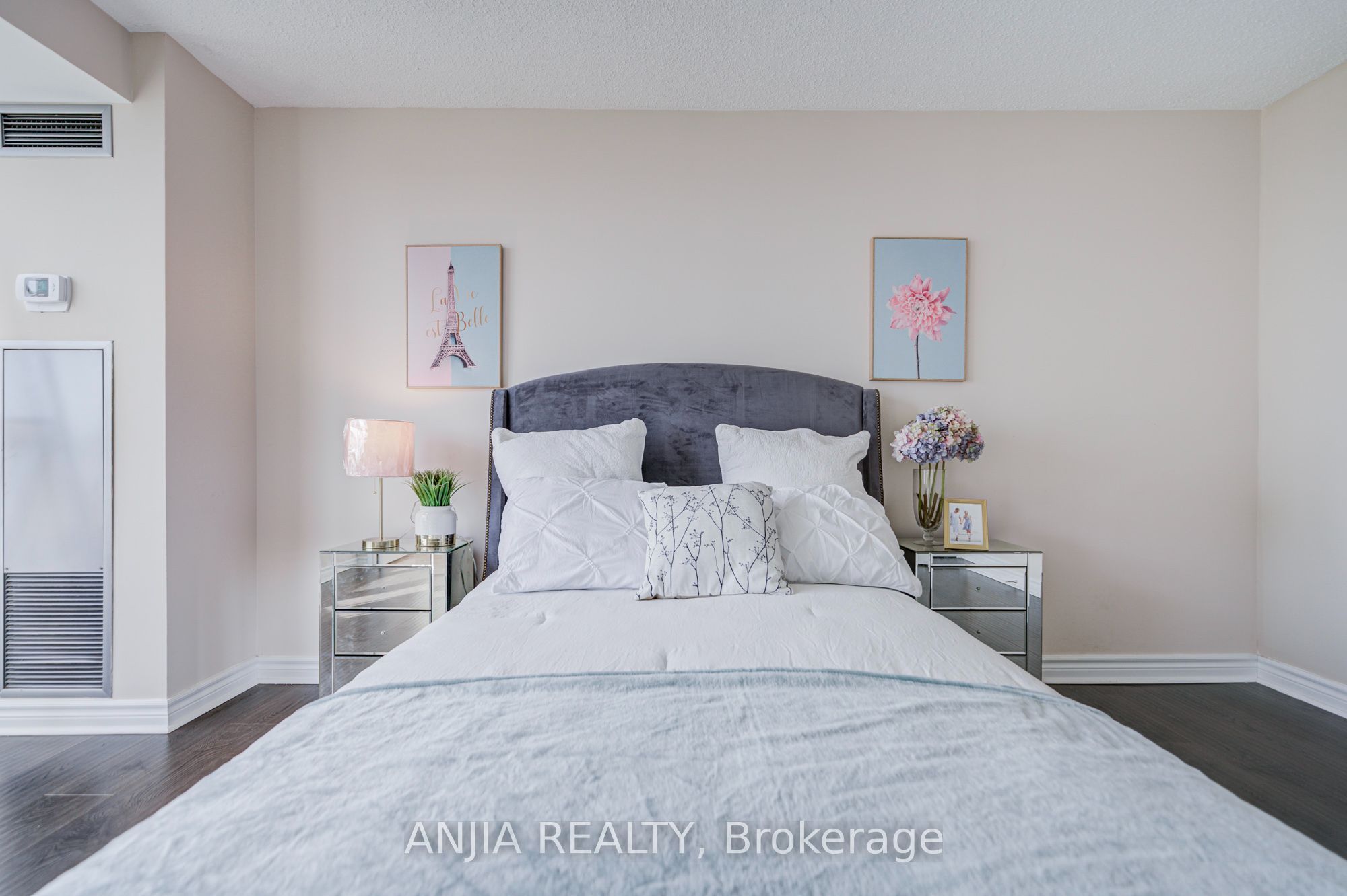 -275 Bamburgh Circle 1107 Property Photo 16