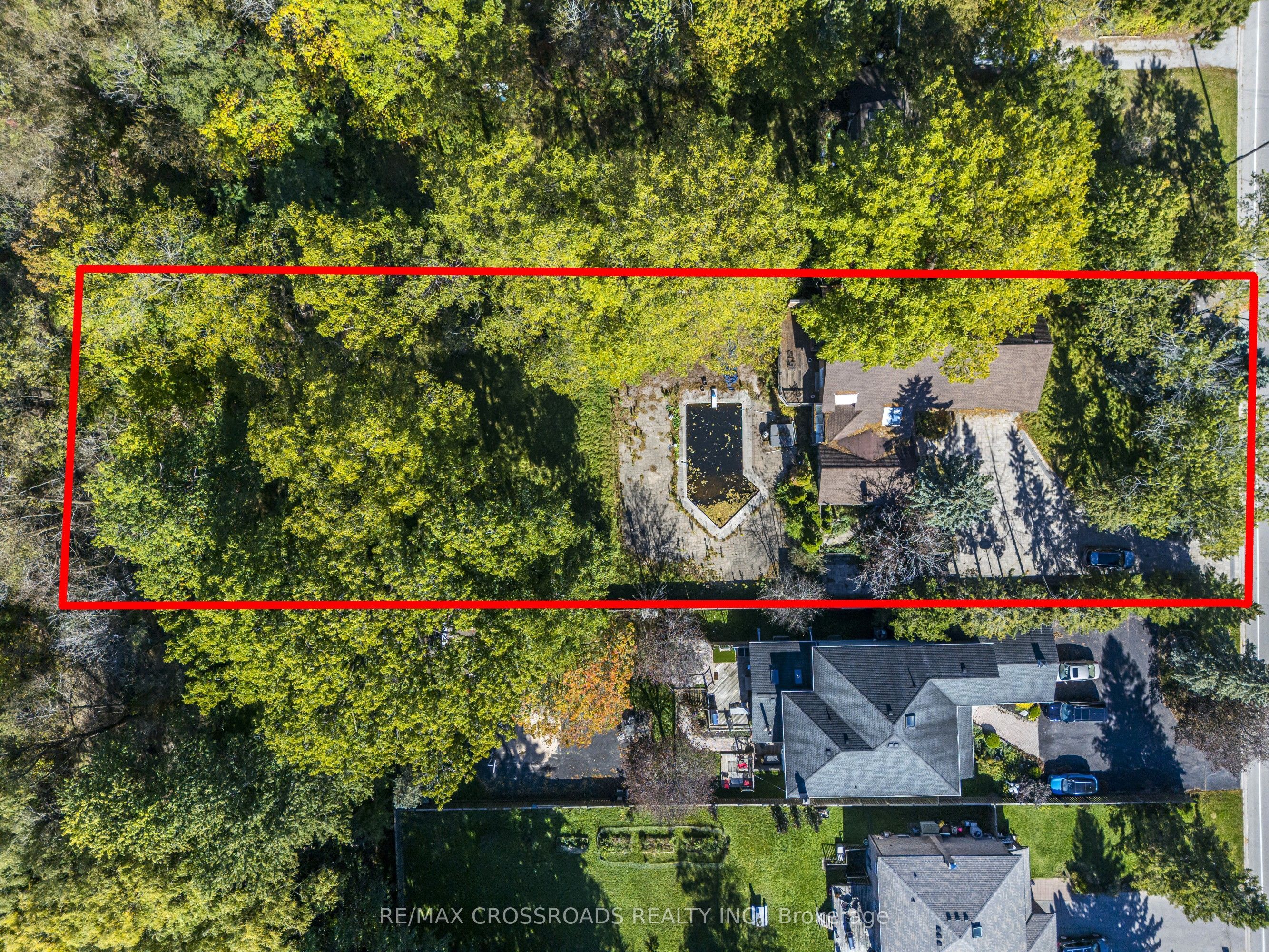 1910 Fairport Road Property Photo 4