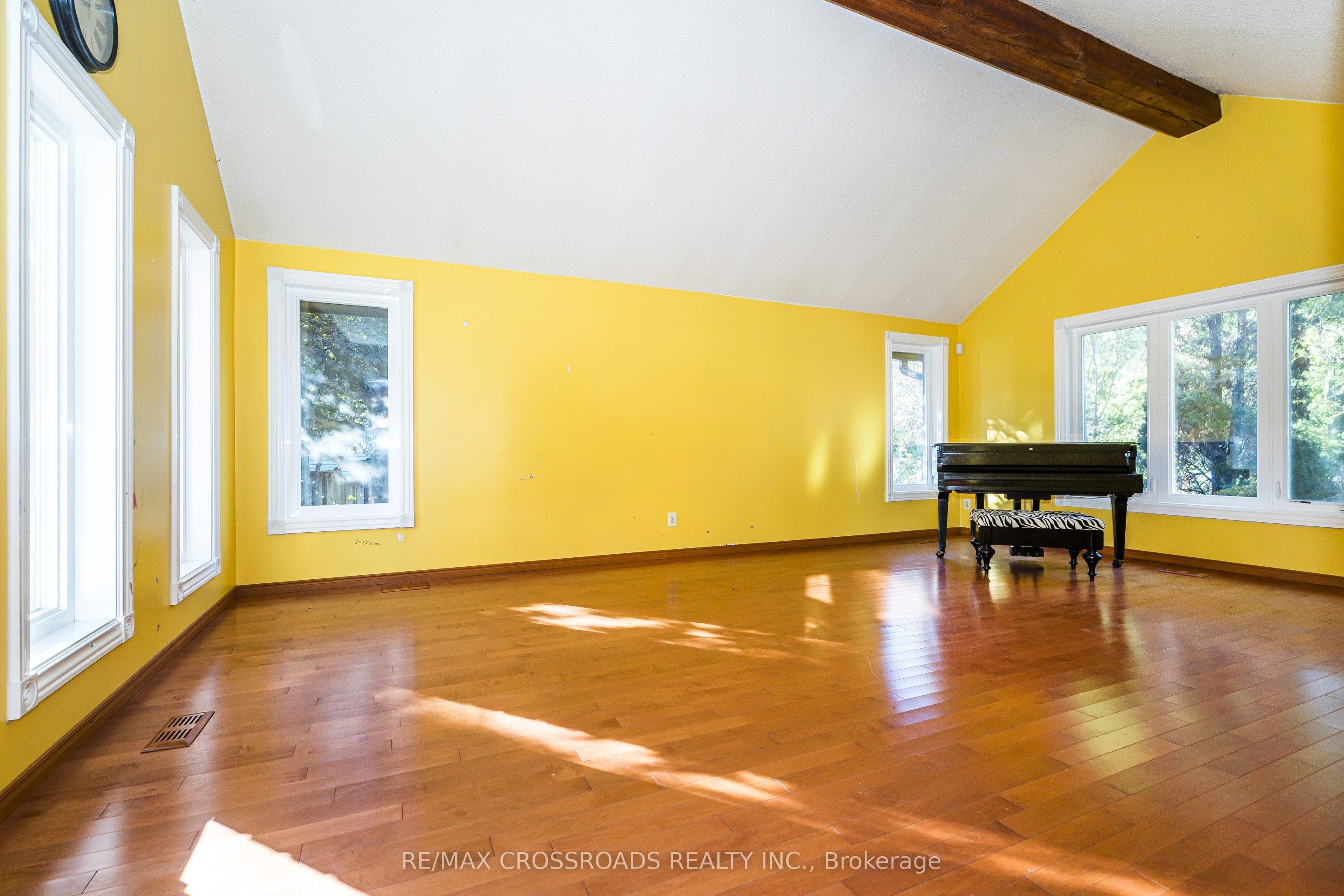 1910 Fairport Road Property Photo 6