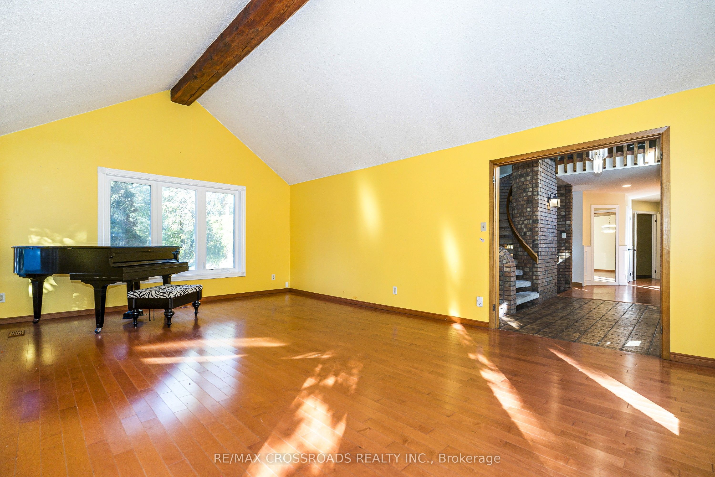 1910 Fairport Road Property Photo 8
