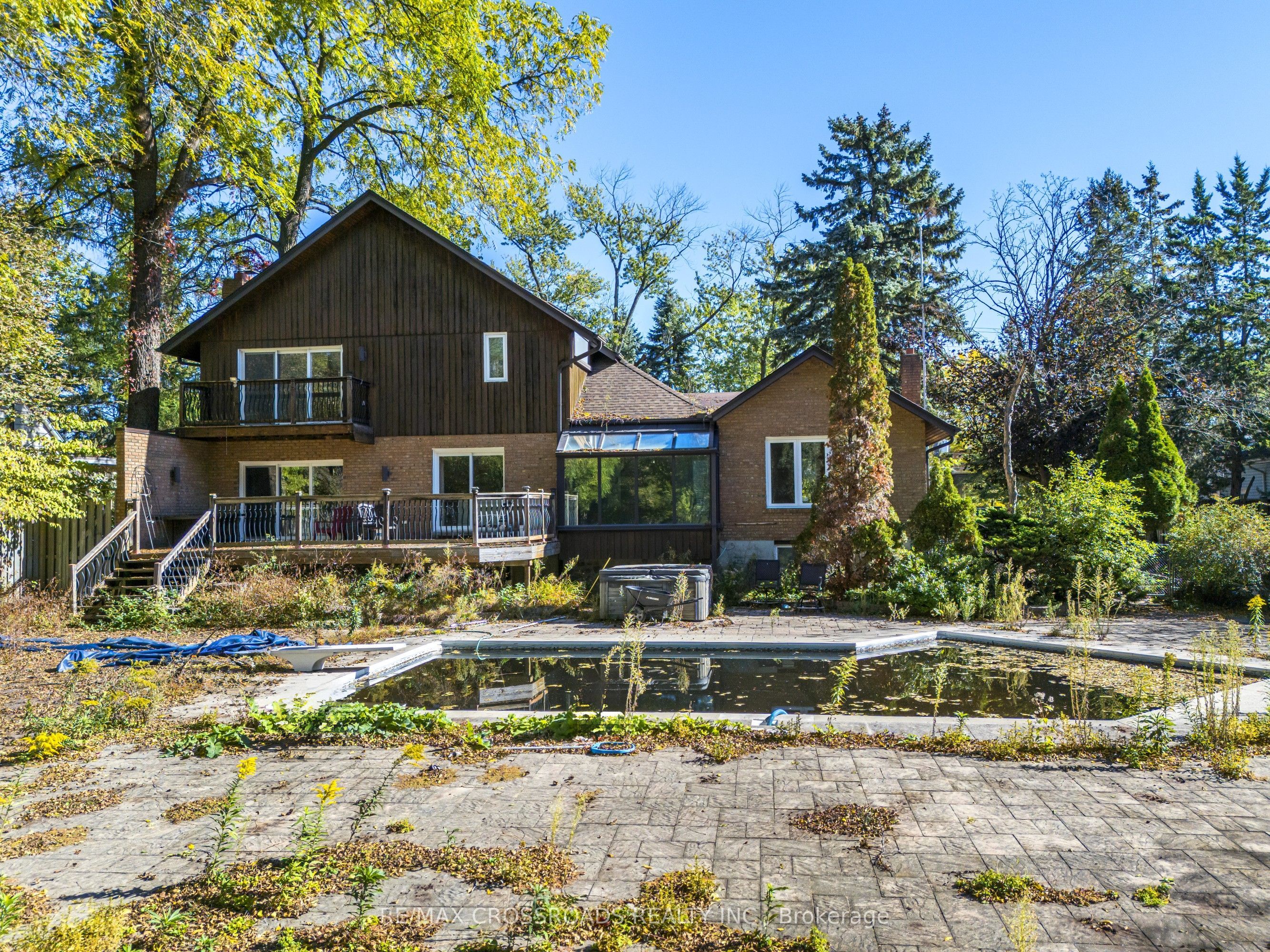 1910 Fairport Road Property Photo 43