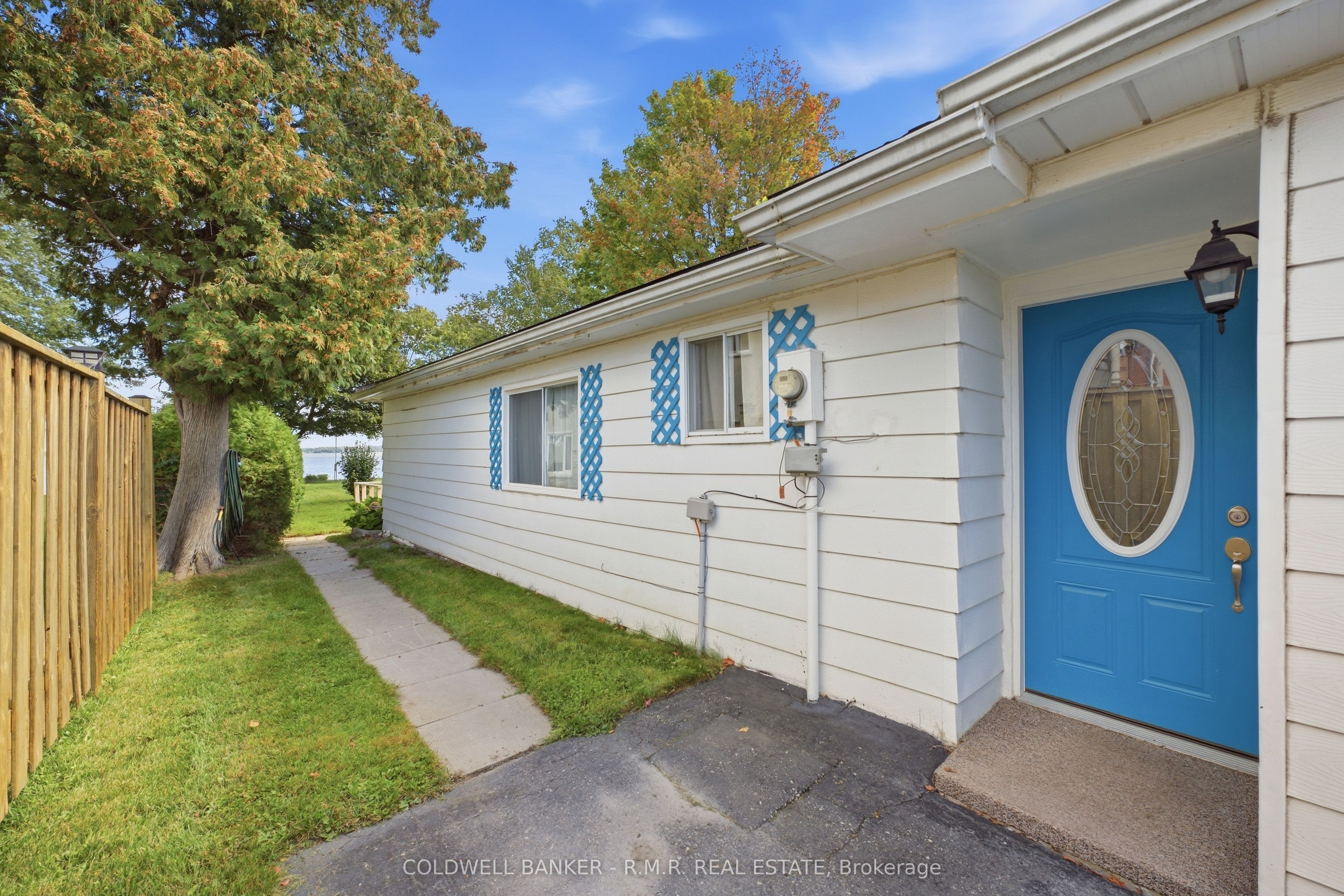 87 Edgewood Crescent Property Photo 1