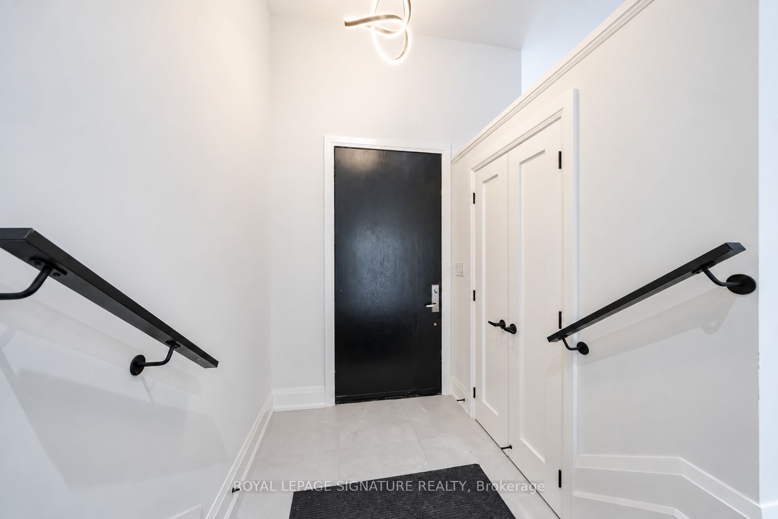 540b Pharmacy Avenue Property Photo 3