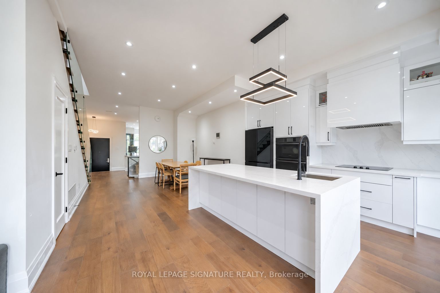 540b Pharmacy Avenue Property Photo 11