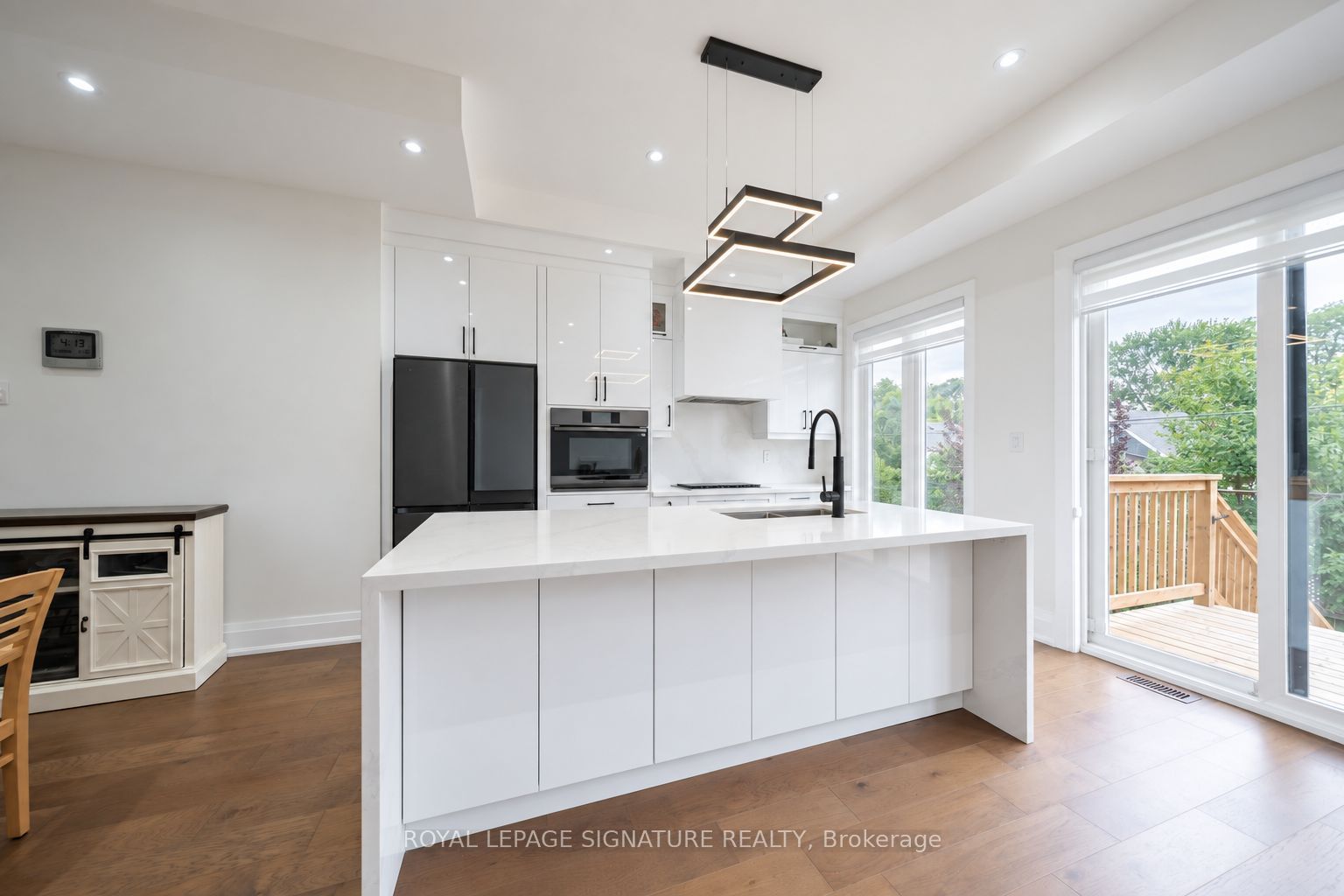 540b Pharmacy Avenue Property Photo 12
