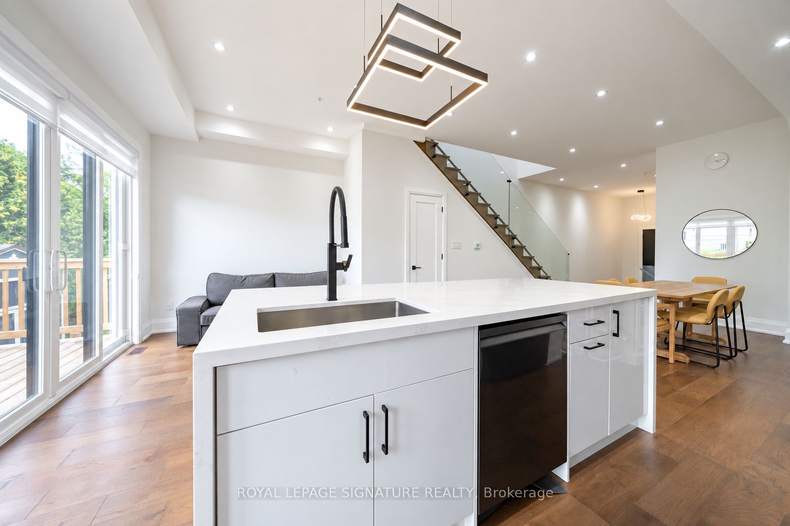 540b Pharmacy Avenue Property Photo 16
