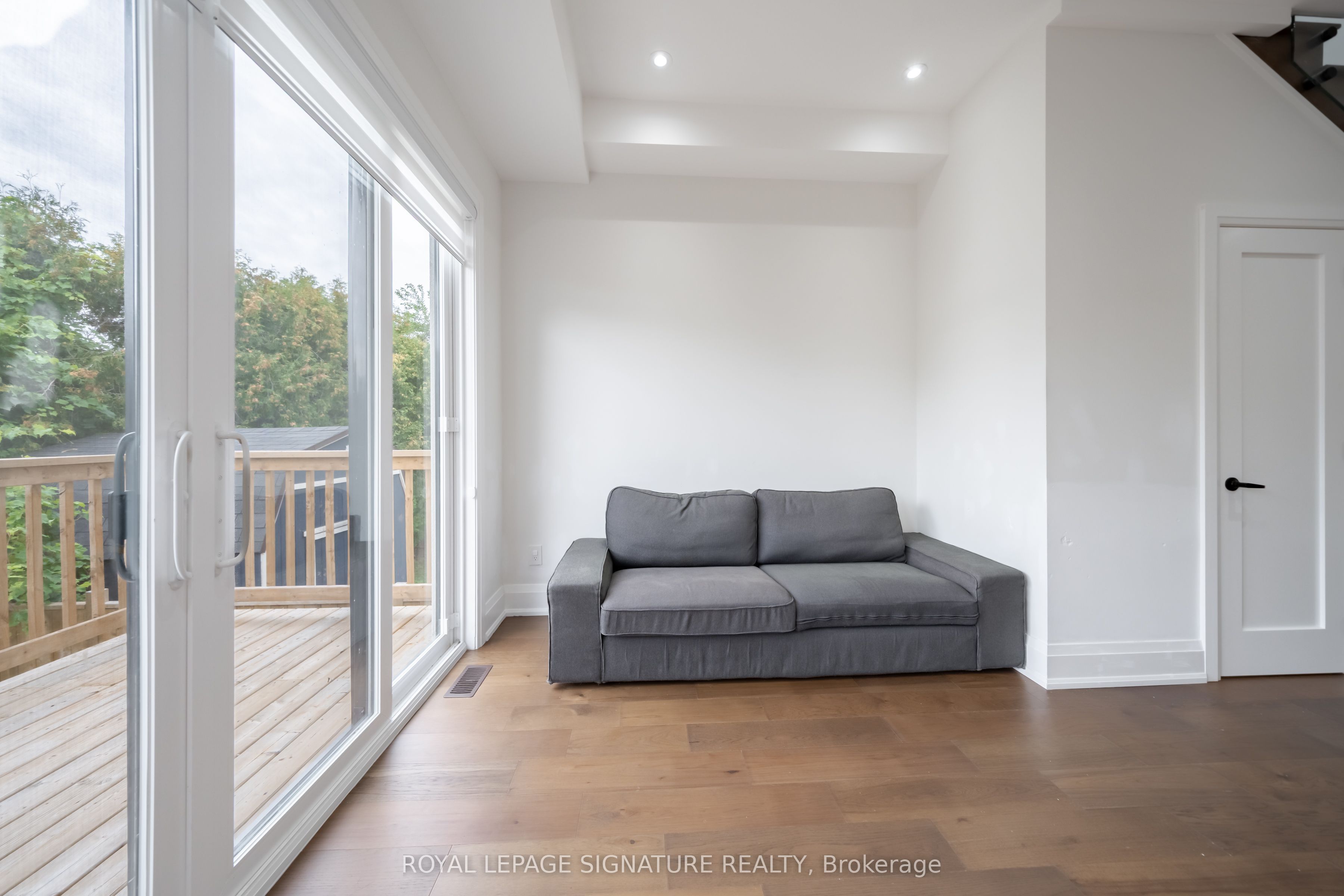 540b Pharmacy Avenue Property Photo 18