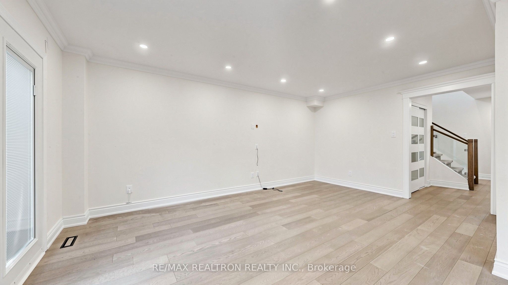 72 Halfmoon Square Property Photo 6
