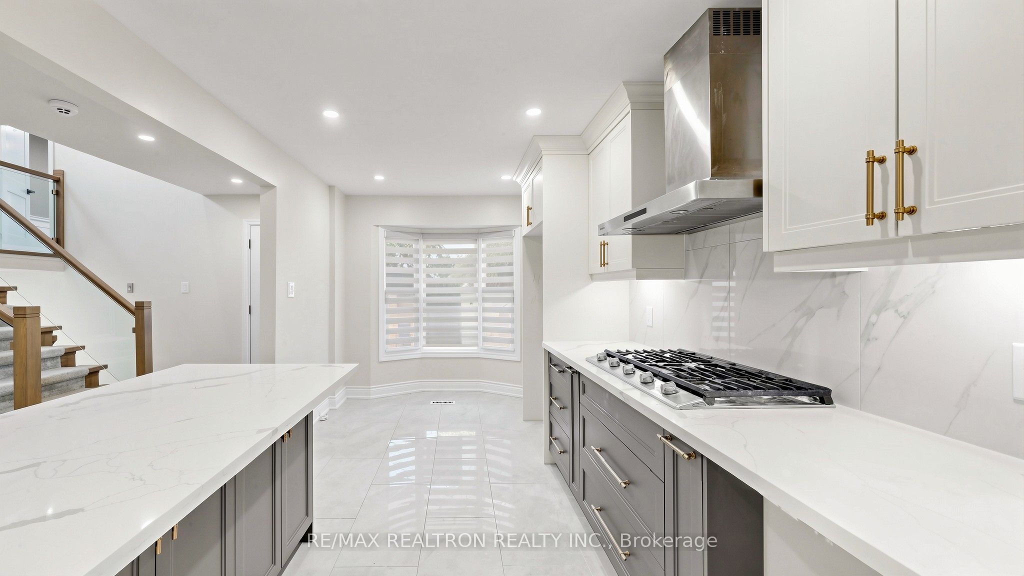 72 Halfmoon Square Property Photo 11
