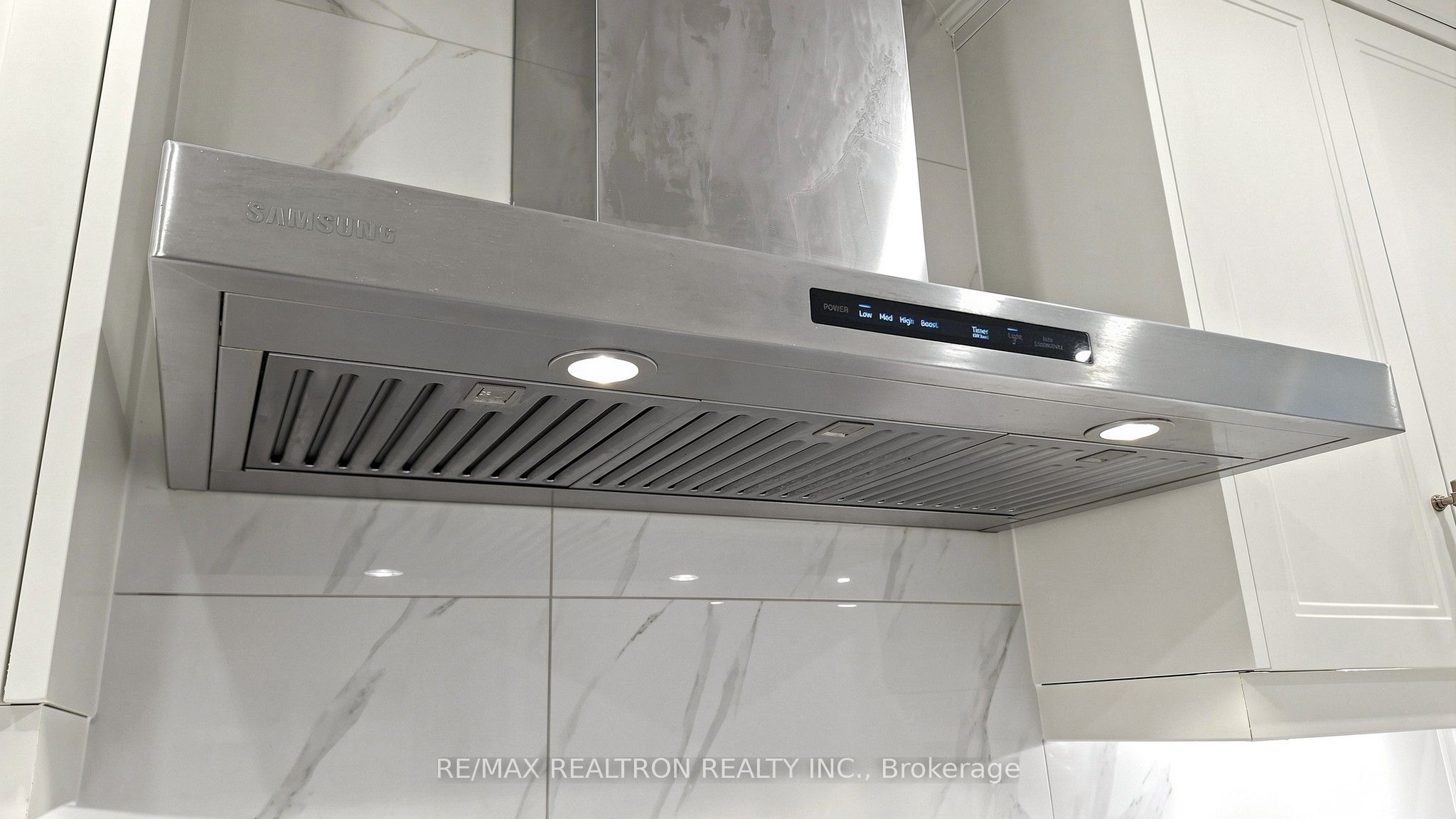 72 Halfmoon Square Property Photo 14