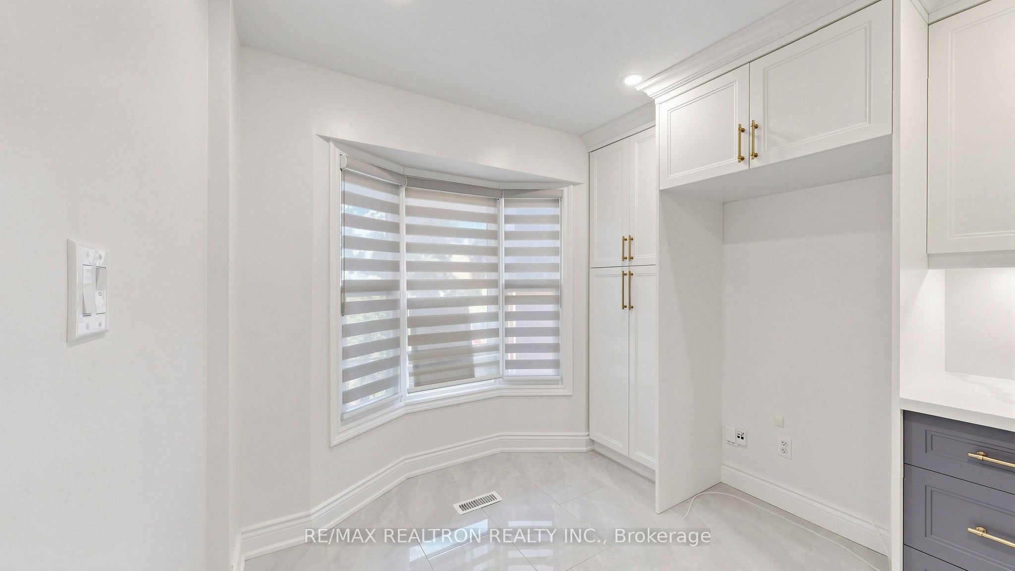 72 Halfmoon Square Property Photo 15