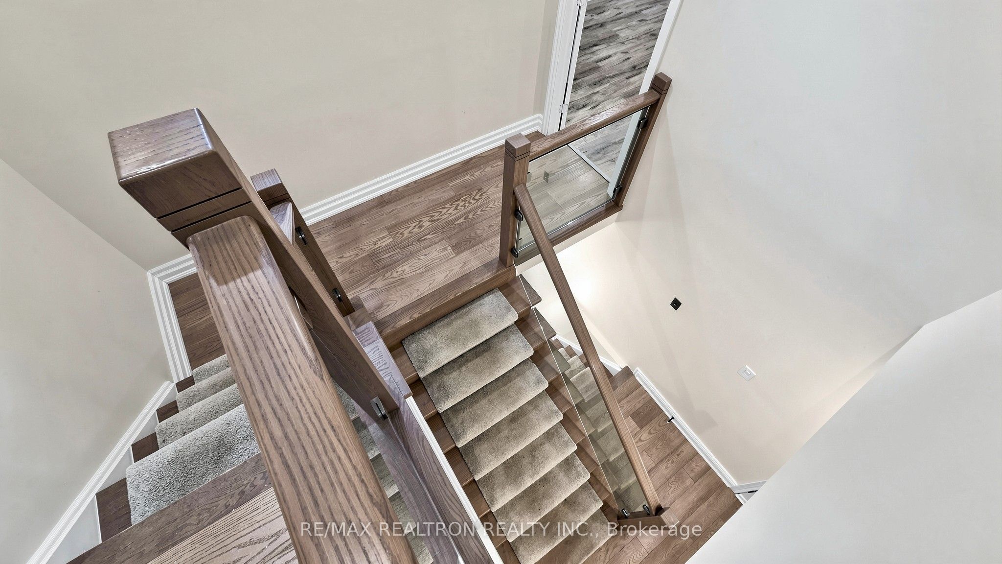 72 Halfmoon Square Property Photo 22