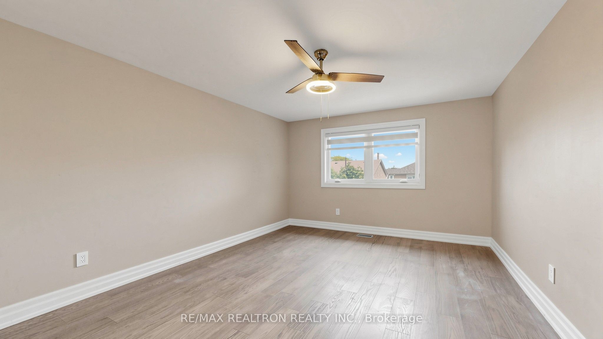 72 Halfmoon Square Property Photo 24