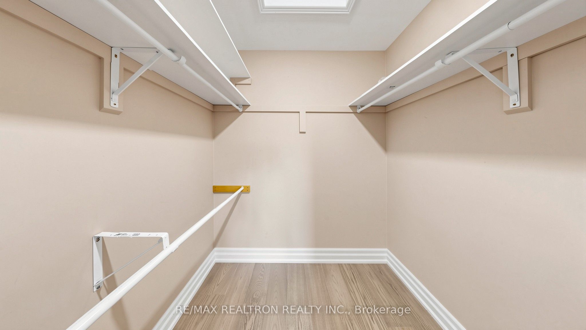 72 Halfmoon Square Property Photo 26