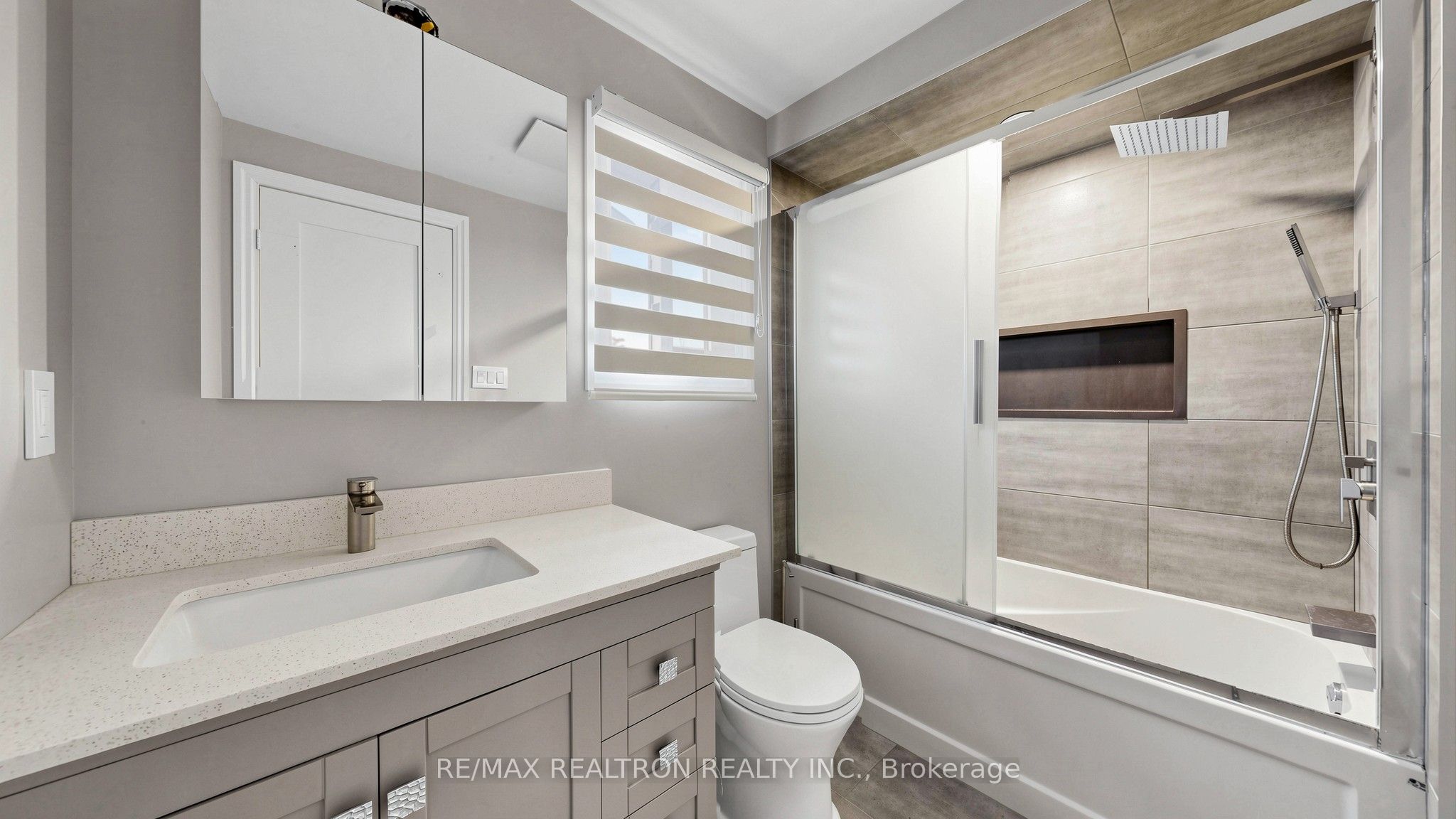 72 Halfmoon Square Property Photo 33