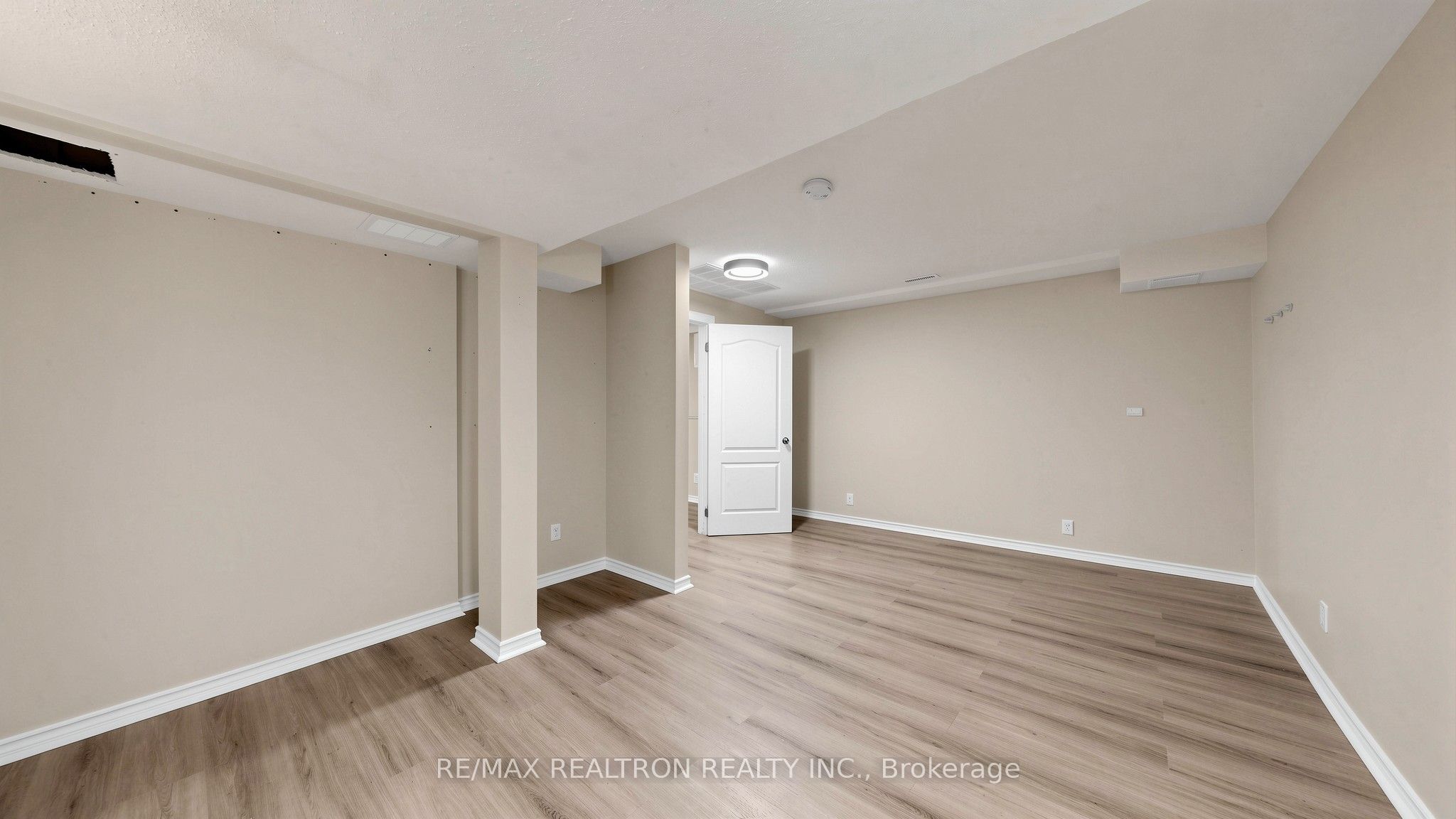 72 Halfmoon Square Property Photo 40
