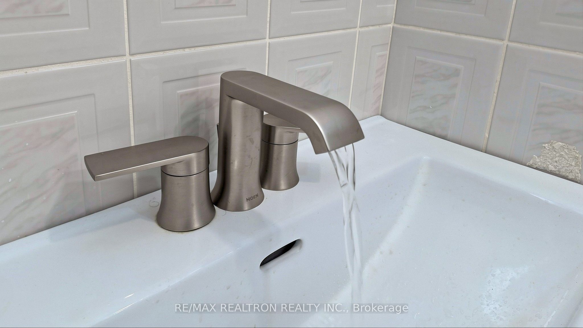 72 Halfmoon Square Property Photo 44