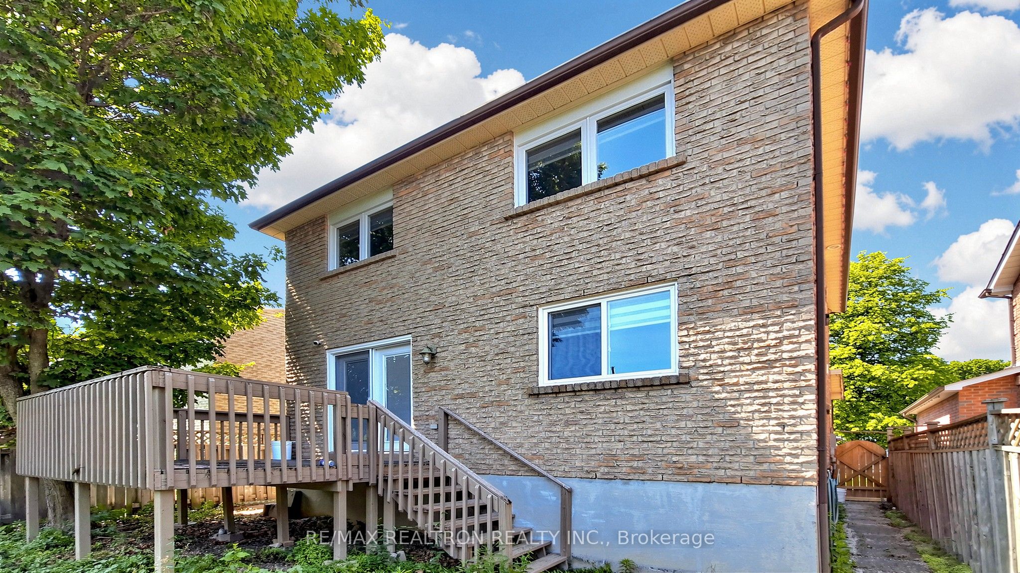 72 Halfmoon Square Property Photo 46